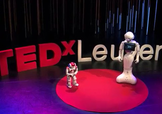 机器人NAO和Pepper登上了TED大会的舞台