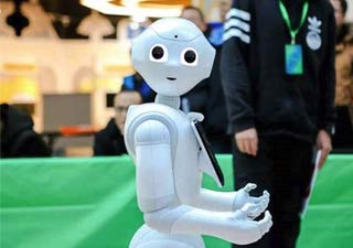 专注于人工智能教育领域的软银人形机器人